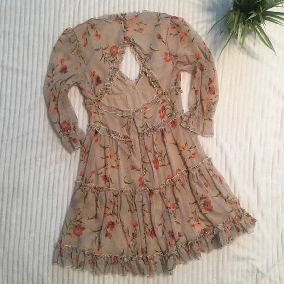 Vici floral ruffle dress🌸🌺🌸 - Picture 3 of 5